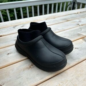 BLACK UGG TASMAN X (Size US W 11)
